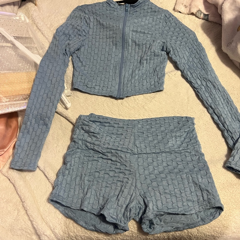 Two piece set size small